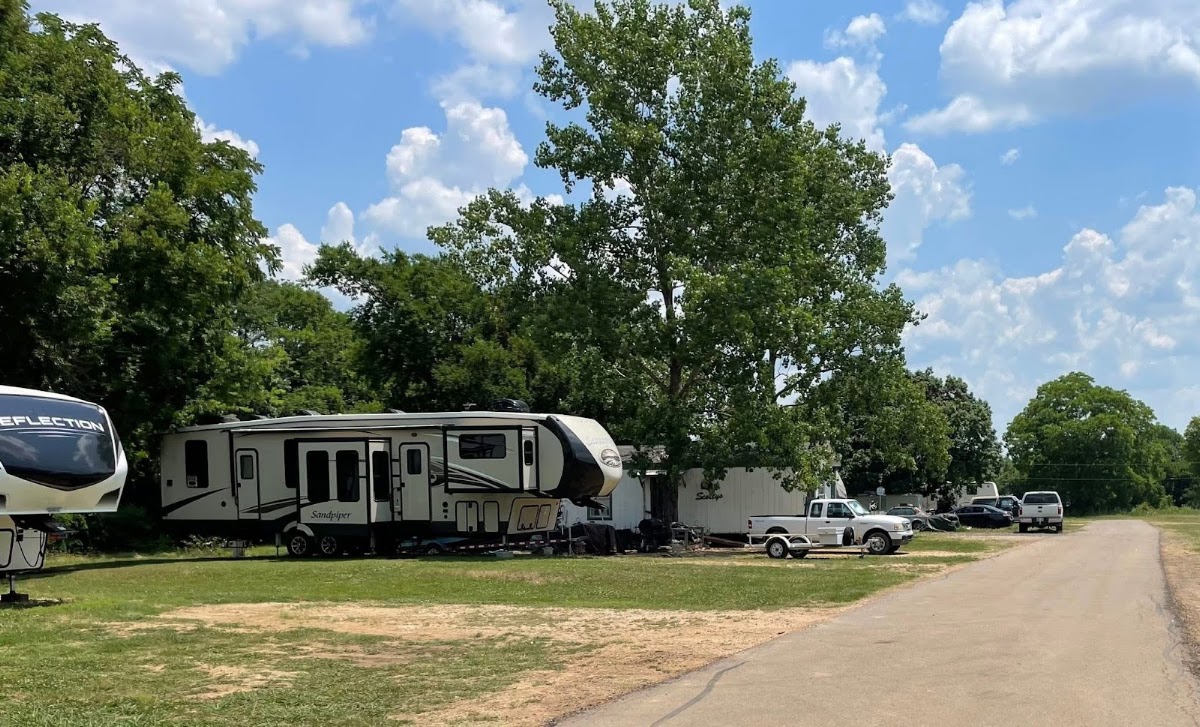 Salt Creek Cabins & RV Park photo 1